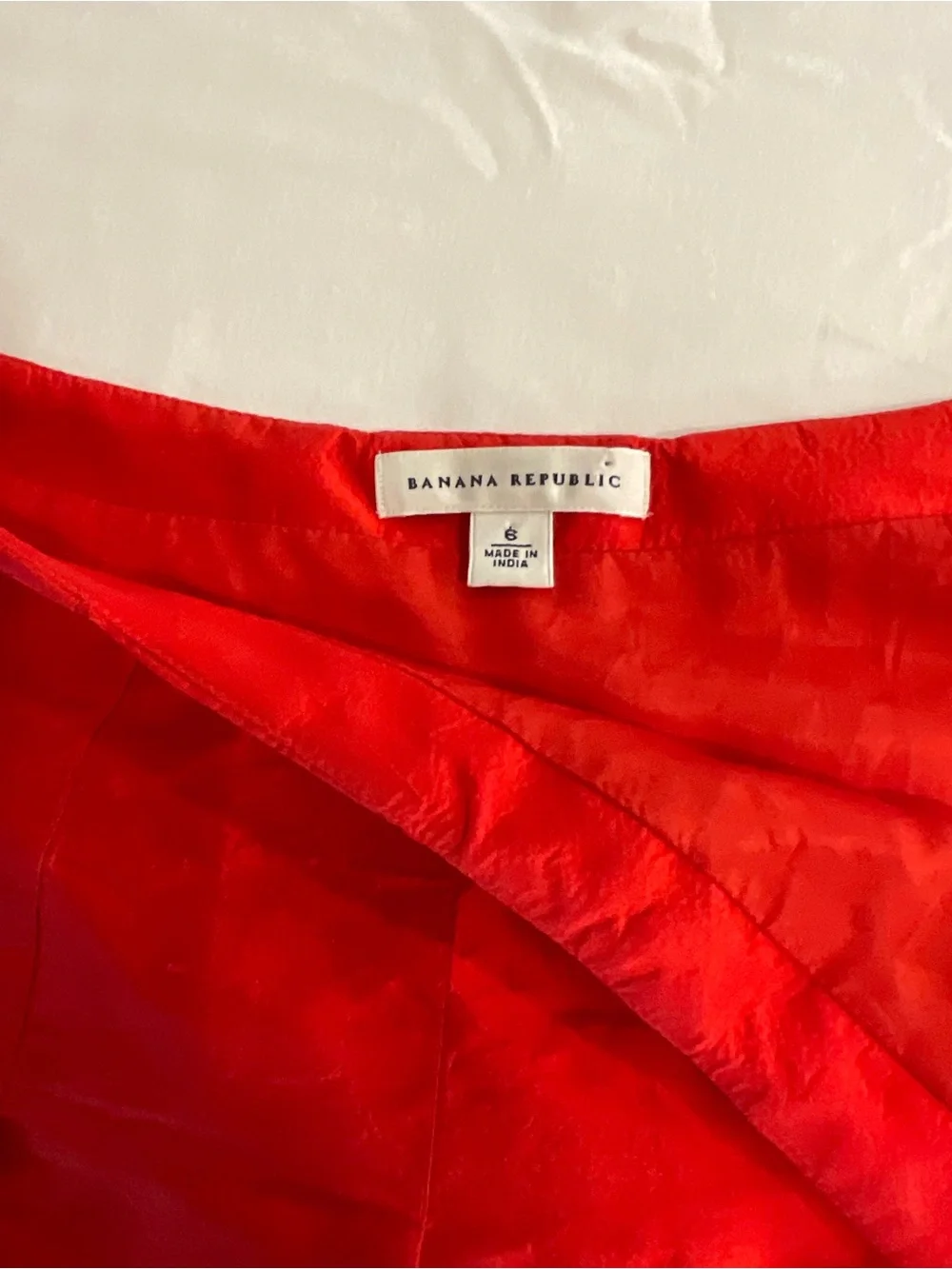 Banana Republic Red 100% SilkPleated Skirt size 6